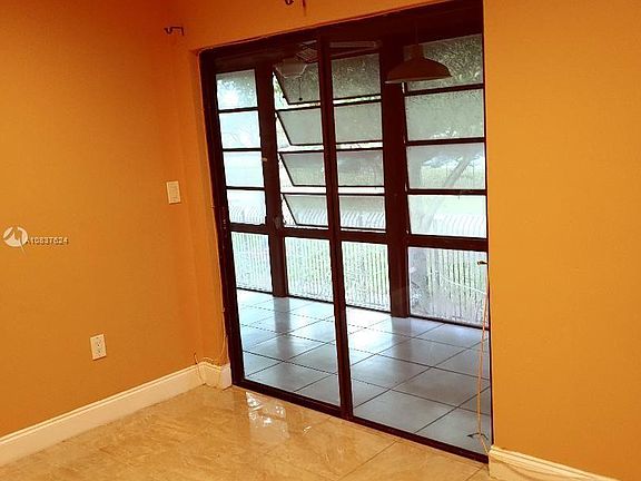 3rd image of 801 NE 199th St APT 202