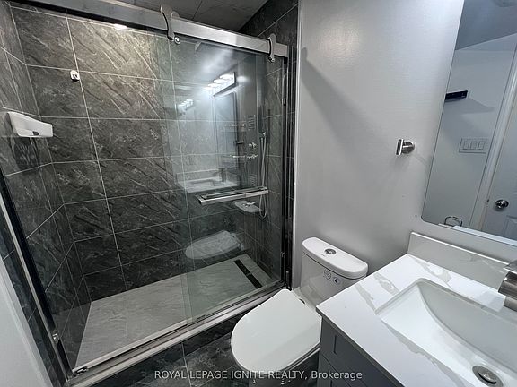 5th image of 2449 Hibiscus Dr #Basement