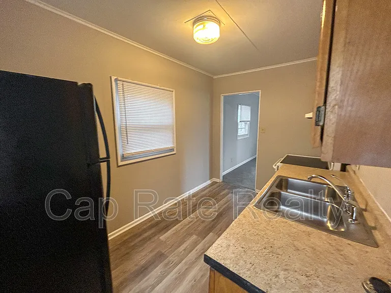 3210 E 12th Ave — Photo 13