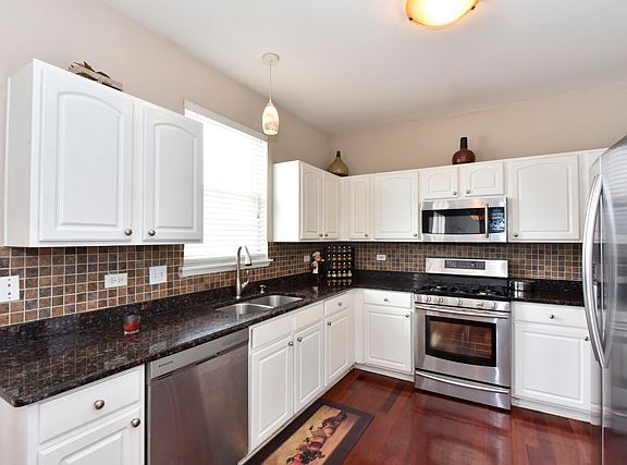 3rd image of 86 Rotterdam Dr