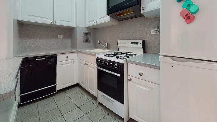 Rented by Bond New York | media 15