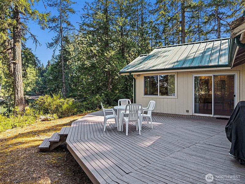 4th image of 150 E Haskell Hill Road