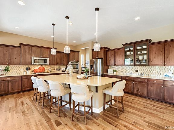4th image of 2154 Treetop Drive