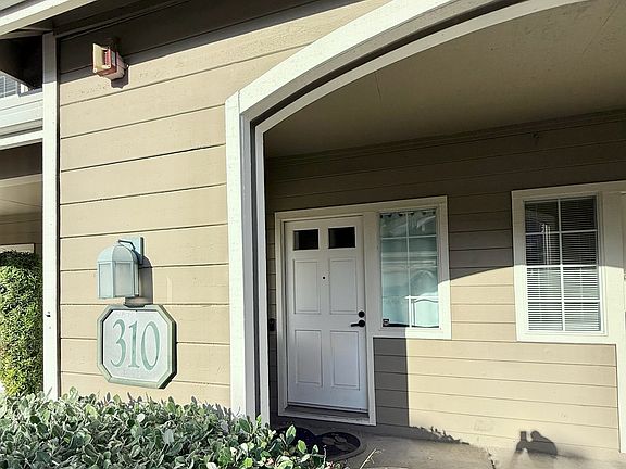 3rd image of 310 Treasure Island Dr