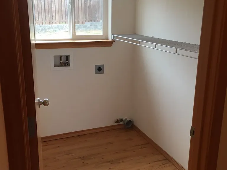 1557 NW Camellia Loop — Photo 9