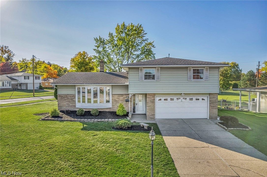 5776 Skyline Dr, Seven Hills, OH 44131 Zillow