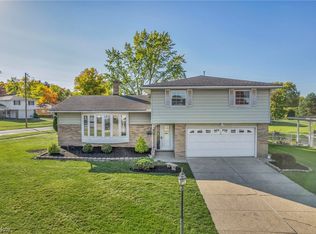 5776 Skyline Dr, Seven Hills, OH