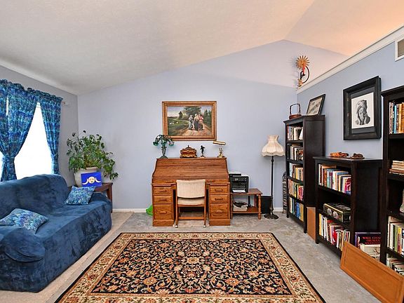 4th image of 386 Forge Dr