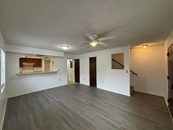 4th image of 820 S Floral Ave
