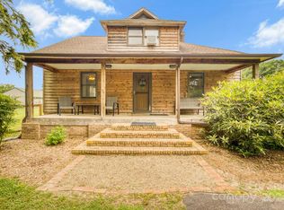 469 Ballenger Rd, Flat Rock, NC 28731