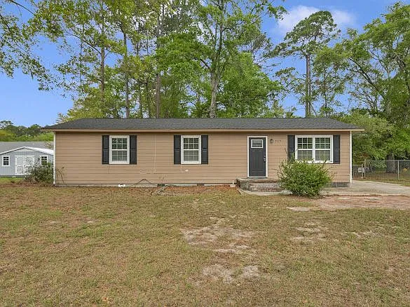 509 Ashmore Rd — Photo 1
