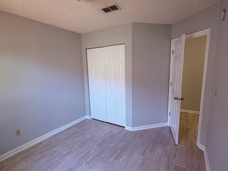 175 Talbot Ct — Photo 5