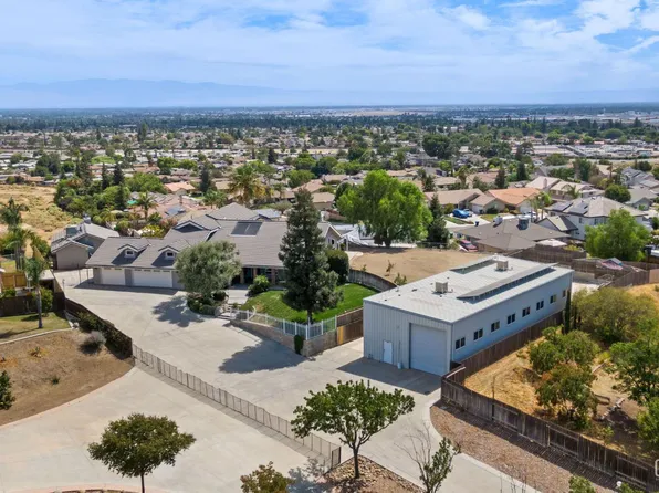 5050 N Hills Dr, Bakersfield, CA 93308