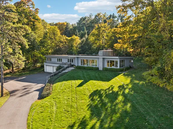 9 Longmeadow Road, Cumberland, ME 04110