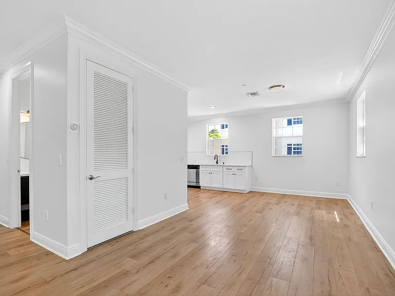 2502 N Dixie Hwy #32 — Photo 18