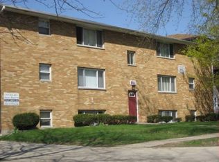 911 Greenbrier Rd APT 1, Dekalb, IL 60115