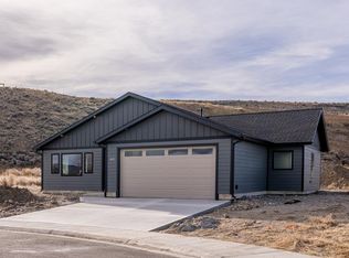 925 Shadow St, Cody, WY 82414