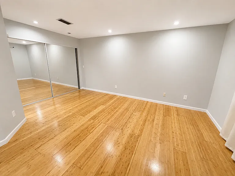 534 Sevilla Dr — Photo 14