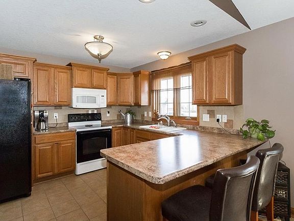 4th image of 1208 Cove St SE