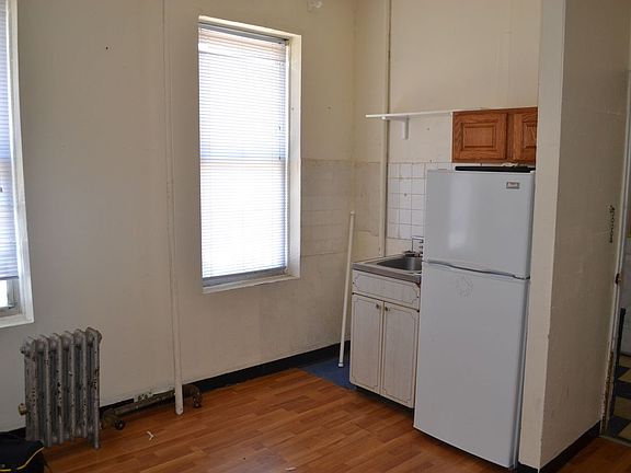 3rd image of 2537 14th Pl
