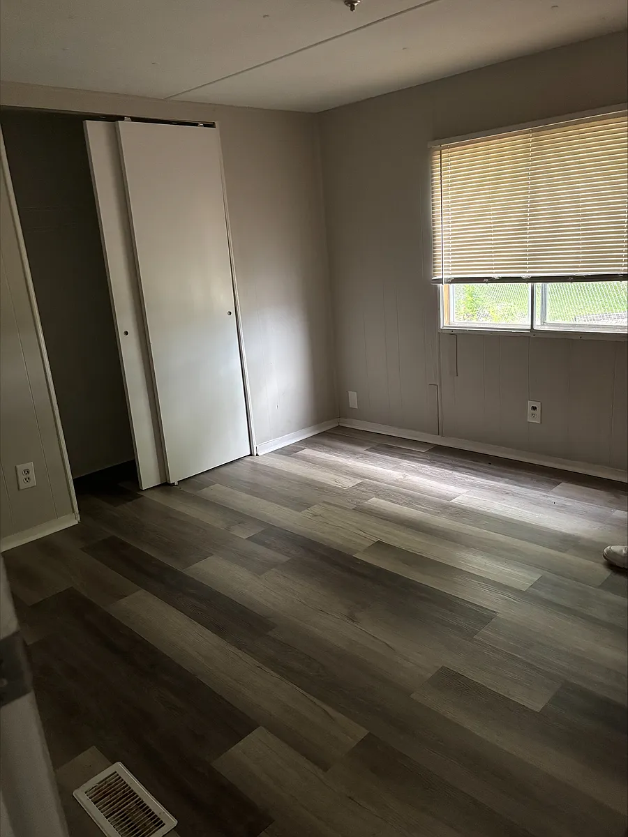 Building Photo - 1401 N 2nd St #4