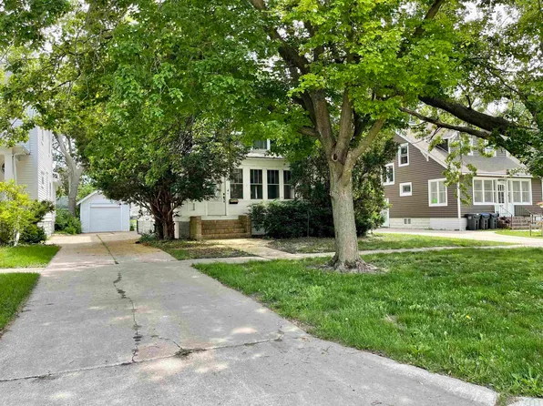 327 Otsego St, Storm Lake, IA 50588