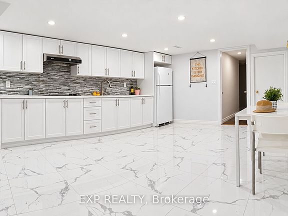 4th image of 236 Munro St #Basement