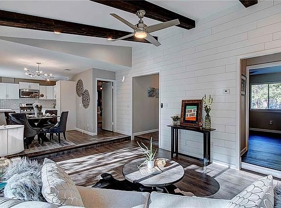 3rd image of 7404 Shadywood Dr