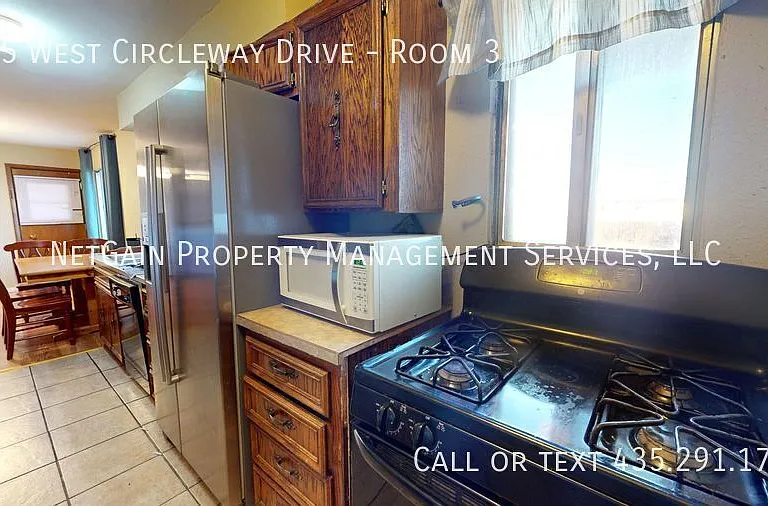 405 W Circleway Dr #3 — Photo 9
