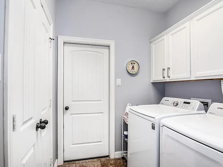 25126 Andris Ln — Photo 11