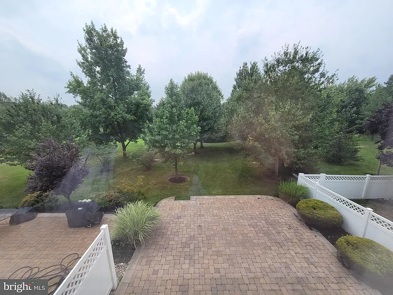 35 Tudor Ct — Photo 32