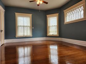 605 E Washington St, Bloomington, IL