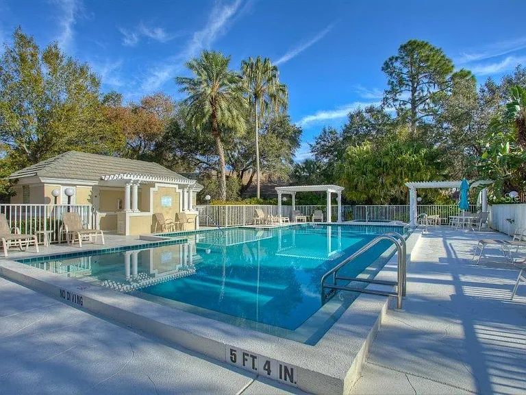 7101 Victoria Cir — Photo 30