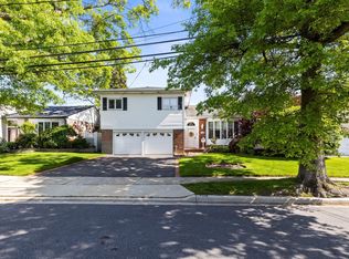 757 Bonnie Dr, Baldwin, NY 11510