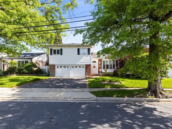 757 Bonnie Drive, Baldwin Harbor, NY 11510