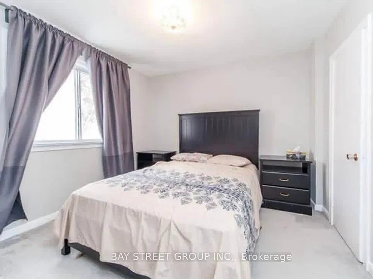 57 Medway Cres #UPPER FLOOR — Photo 12