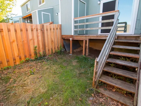 Columbia Crest Townhomes, 530 SW Halsey Loop #340, Troutdale, OR 97060
