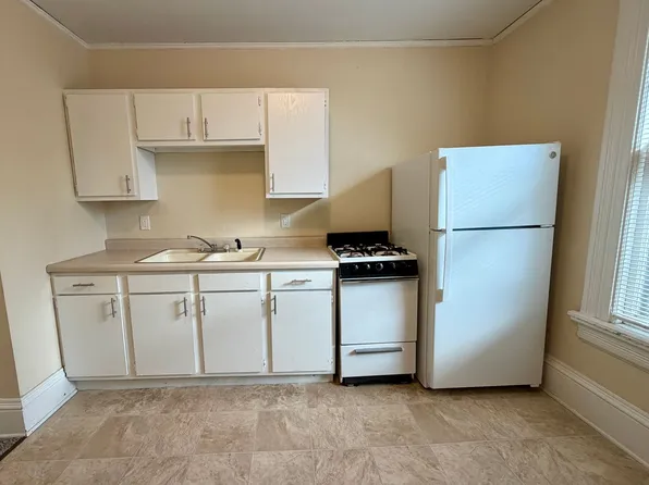1710-14 Bradford, 1710-14 E Bradford Ave #2E, Milwaukee, WI 53211