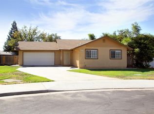 445 Cherry Ln, Clovis, CA