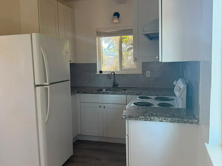 1640 Adams Ave #4 — Photo 2