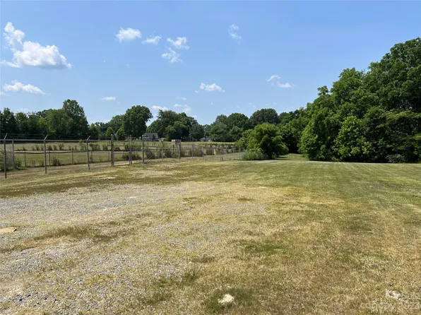 Vac Ash St, Albemarle, NC 28001