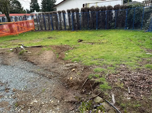 2285 Meadows St, Abbotsford, BC V2T 3A5