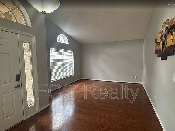 3rd image of 550 Loma Del Sol Dr