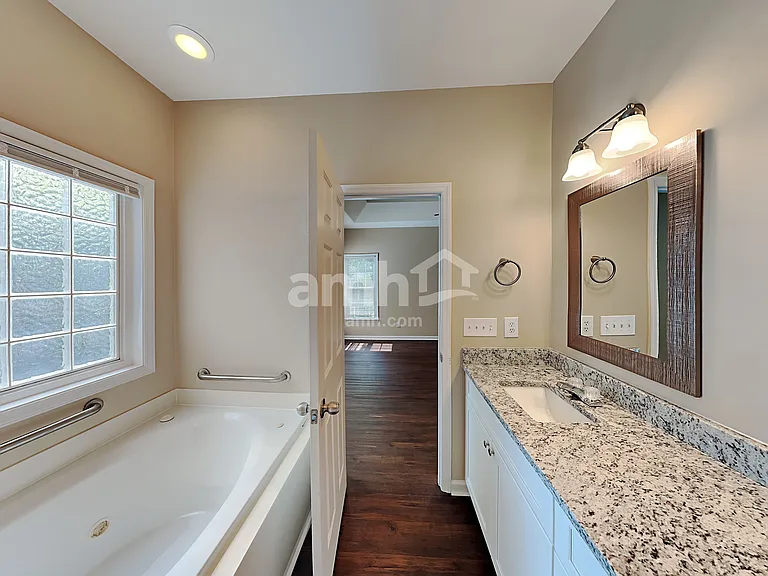 5702 Myakka Ct — Photo 13