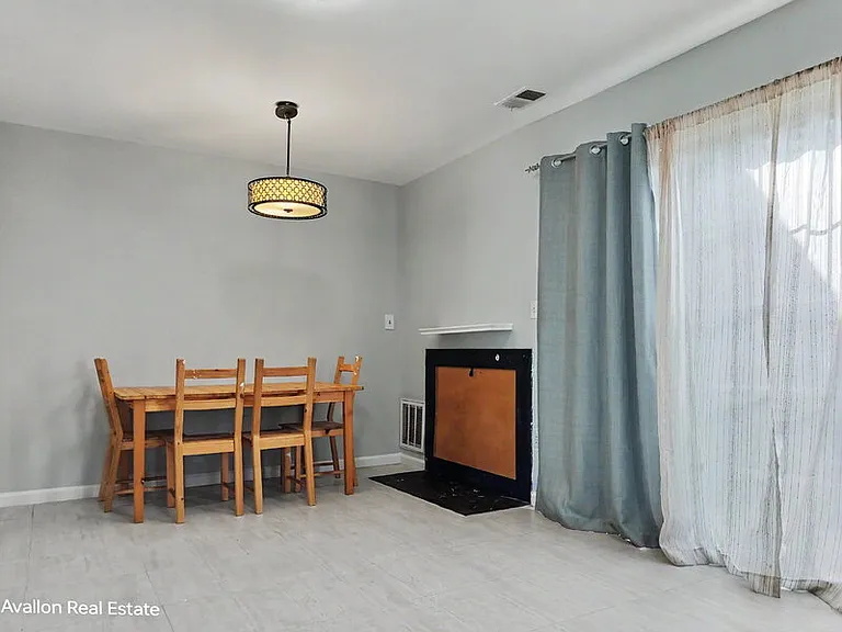 102 Appletree Ct — Photo 9