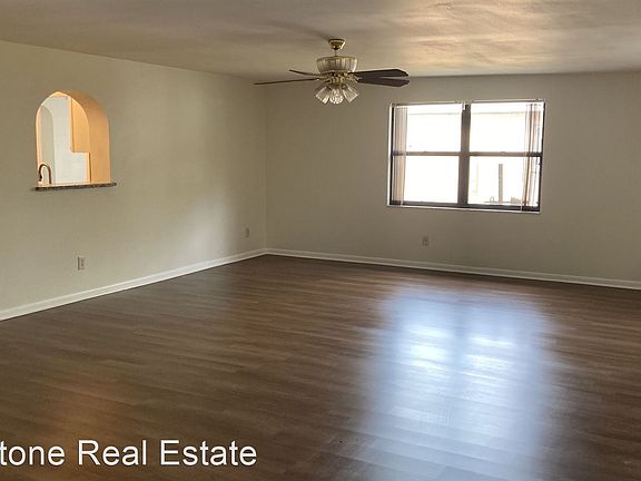 5th image of 5532 Pine Cir NE
