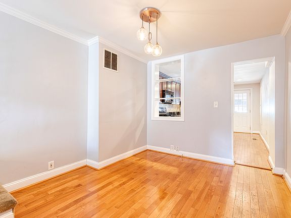4th image of 1442 Andre St