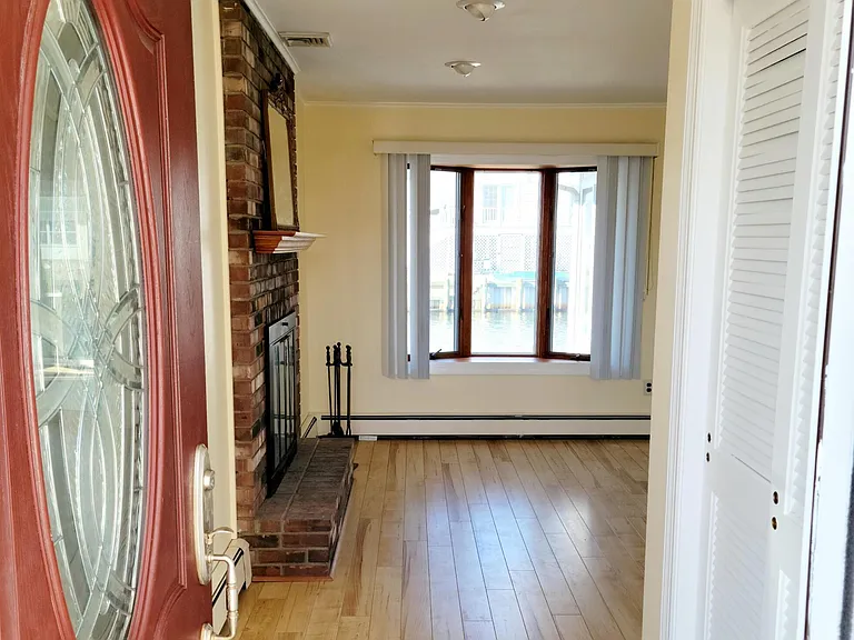 805 Forepeak Dr — Photo 4