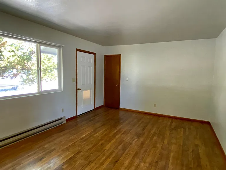 1520 Washburn Way — Photo 10