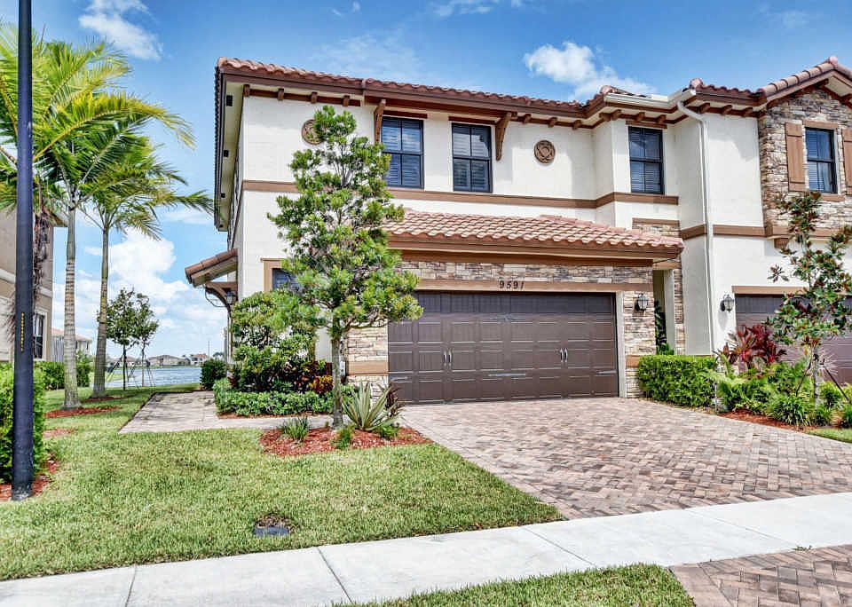 1st image of 9591 Town Parc Cir N